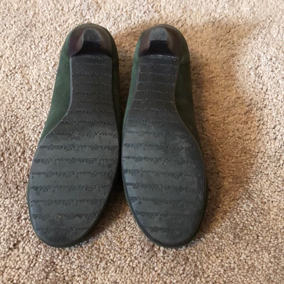 Eddie Bauer Olive Green Shoes - Picture 3 of 5